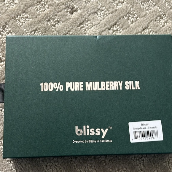 Blissy Sleep Mask in Emerald - Picture 3 of 4